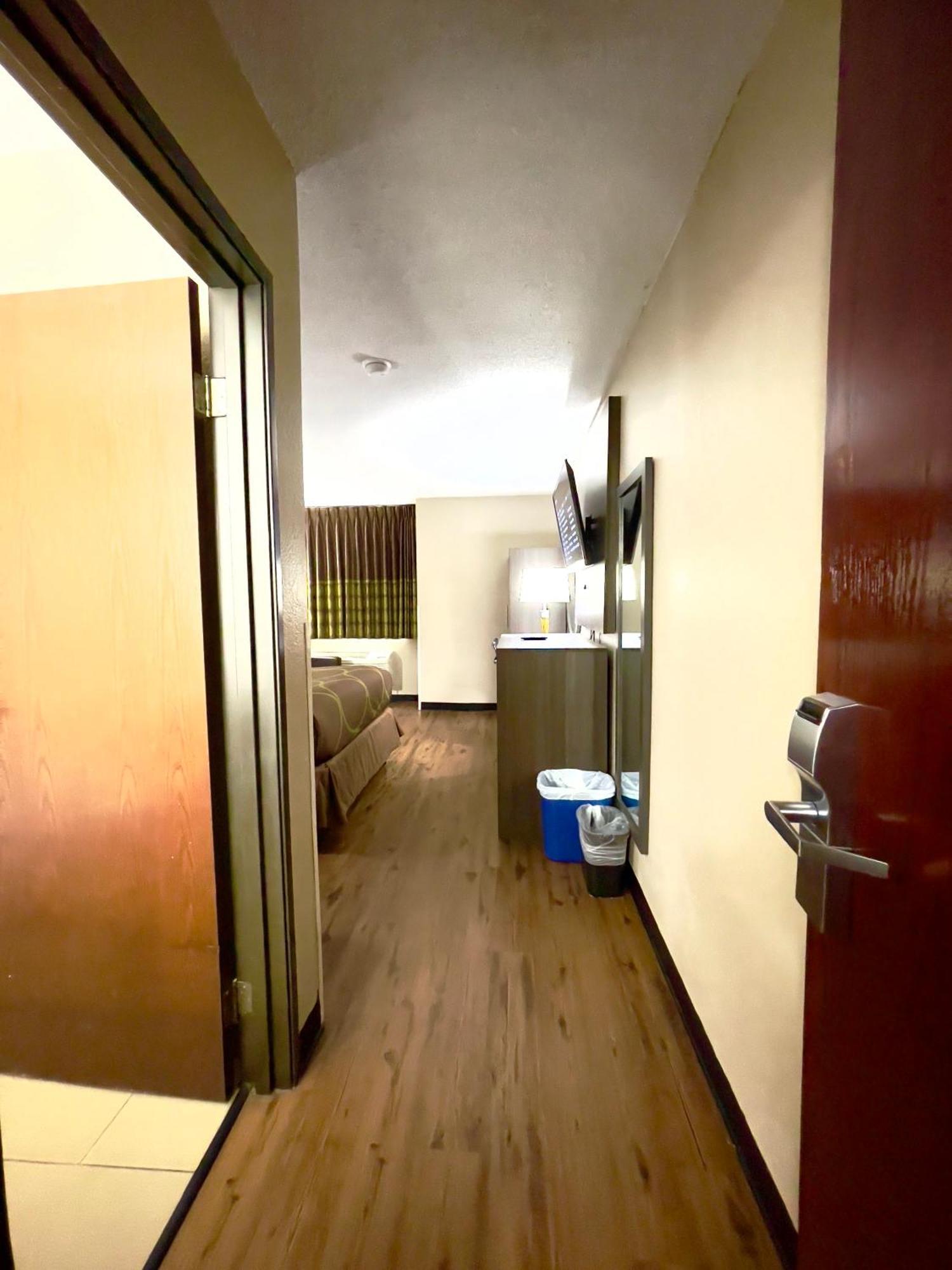 Hotel Super 8 By Wyndham Ithaca Extérieur photo